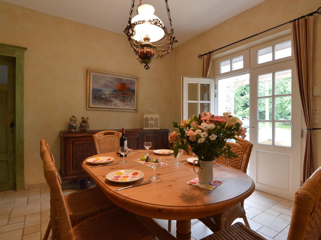 Furnished Bungalow In Monceau En Ardenne With Garden Barbecue 奥以兹 客房 照片
